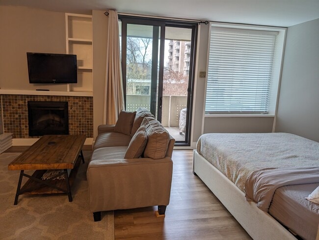 Building Photo - 300 M St SW