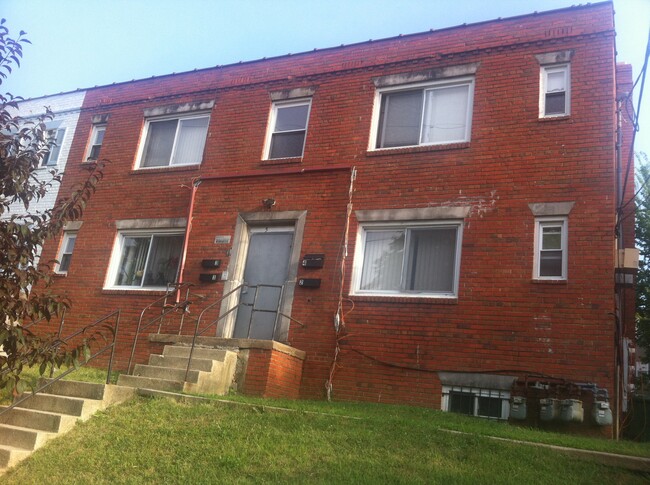 Building Photo - 5033 Hanna Plz SE