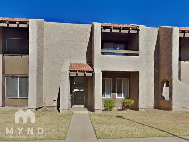 Building Photo - 4305 W Solano Dr N