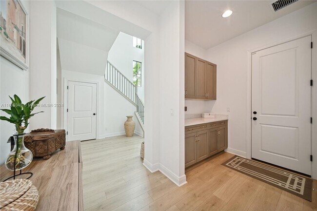 Building Photo - 13062 Artisan Cir