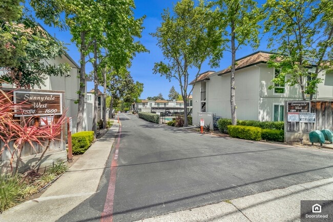 Building Photo - 1586 Sunnyvale Ave
