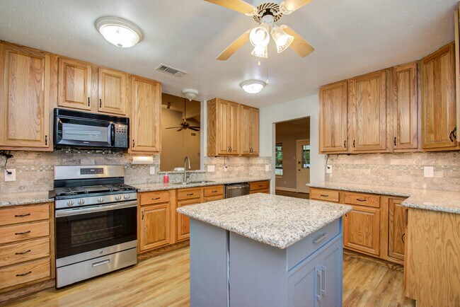 Foto del edificio - 13639 Harpers Bridge Dr