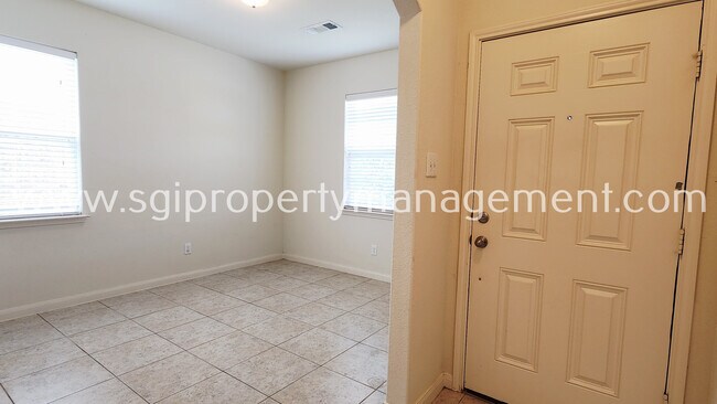 Building Photo - 333 Cedar Crk Dr