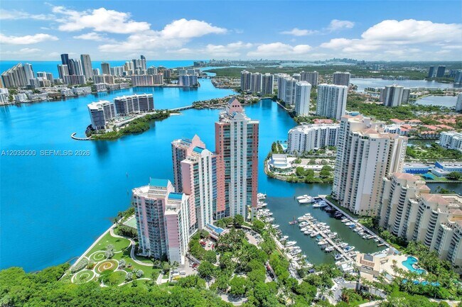 Foto del edificio - 3370 Hidden Bay Dr