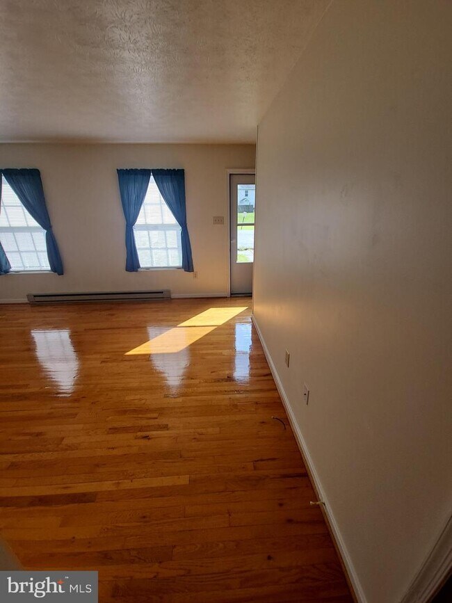 Building Photo - 311 Nottoway Dr