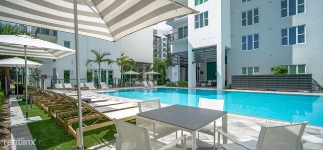 Foto del edificio - 1 br, 1 bath Apartment - 1851 SE 10th Ave
