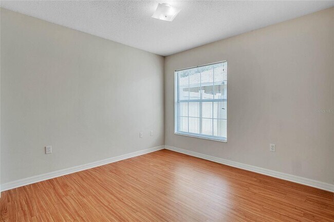Building Photo - 411 Basil Cir