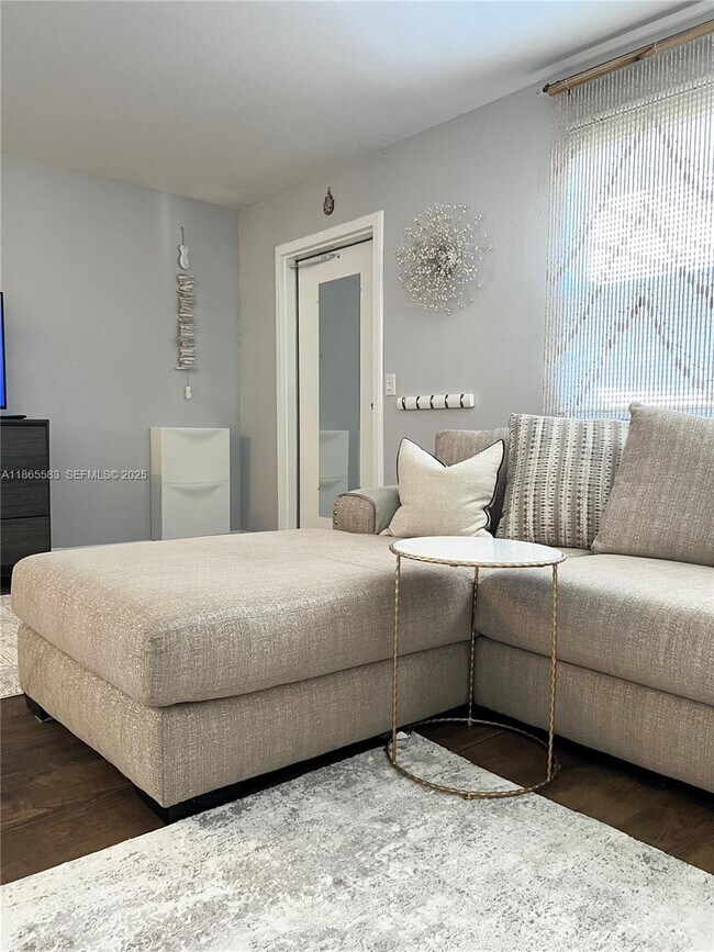 Foto del edificio - 134 Monaco Ct