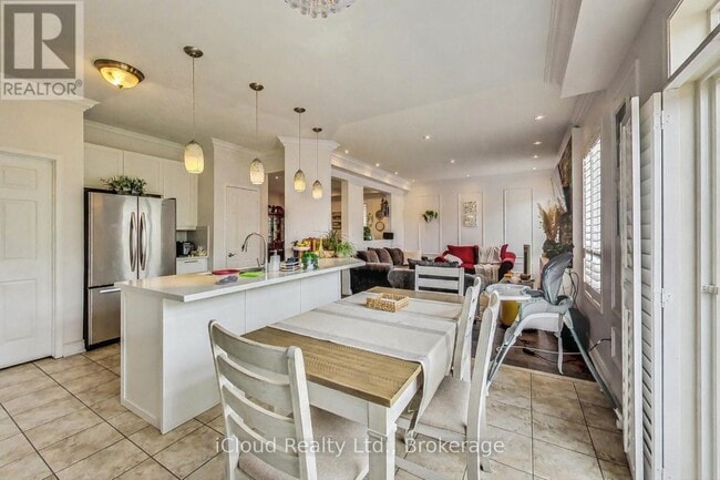 Building Photo - 1013 Mccuaig Dr