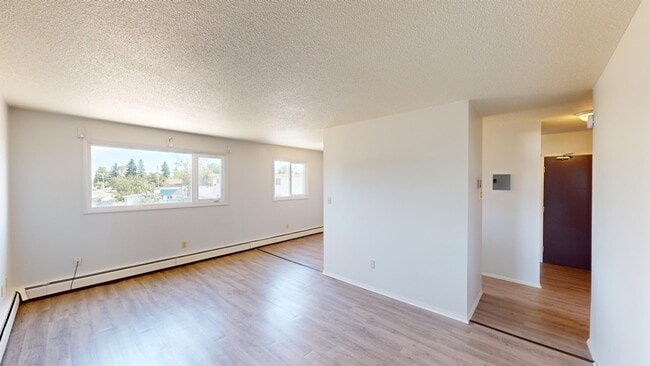 Photo du bâtiment - 9656 Hillcrest Dr