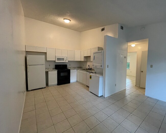 Foto del edificio - 6832 Tiki Ln