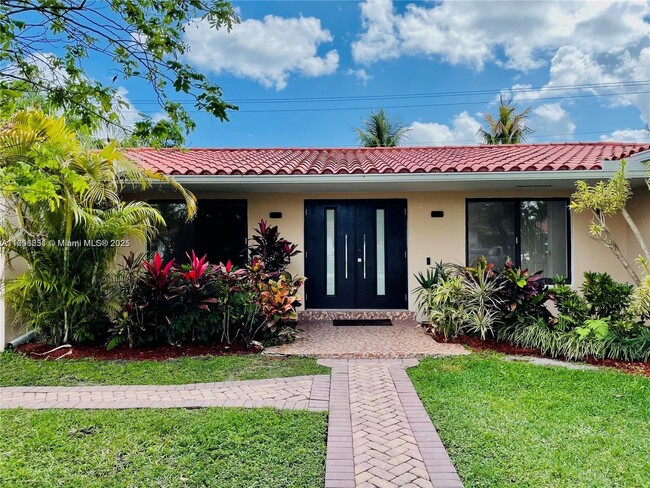 Foto del edificio - 21235 NE 19th Ct