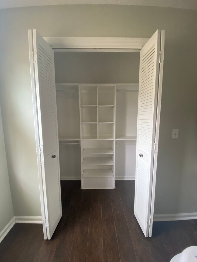 Foto del edificio - 1014 Buchanan Dr