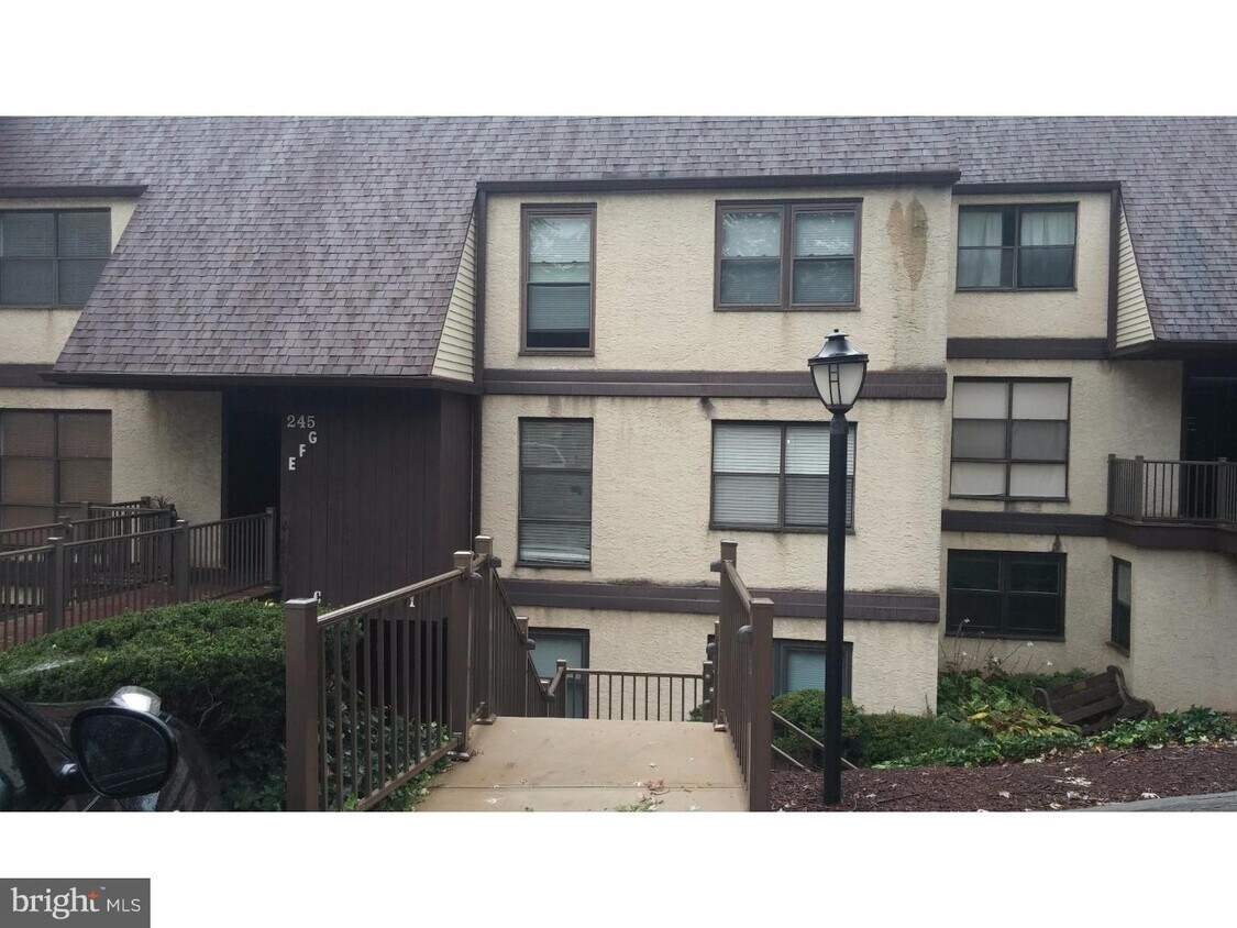 245 Shawmont Ave, Philadelphia, PA 19128 Room for Rent in Philadelphia, PA