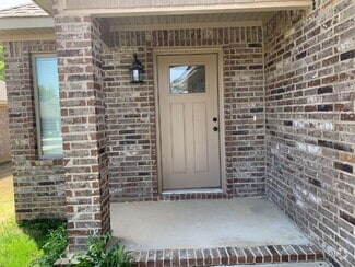 Building Photo - 295 Wolf Den Dr