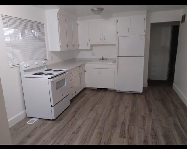 Building Photo - 211 W 200 N