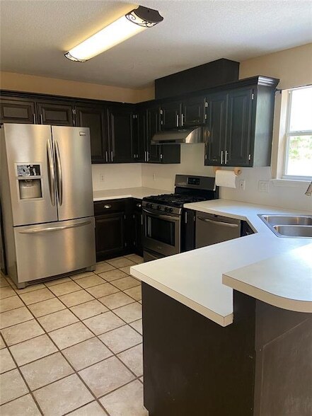 Building Photo - 613 Night Hawk Dr