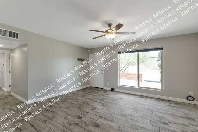 Foto del edificio - 4000 W Orangewood Dr