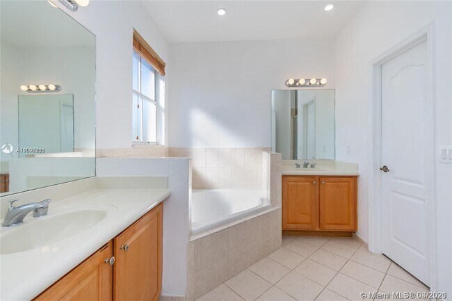 Foto del edificio - 15244 SW 9th Way