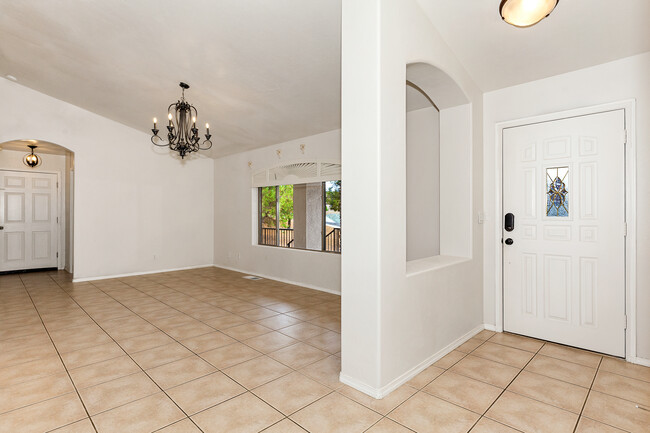 Building Photo - 245 Eagle Crest Cir