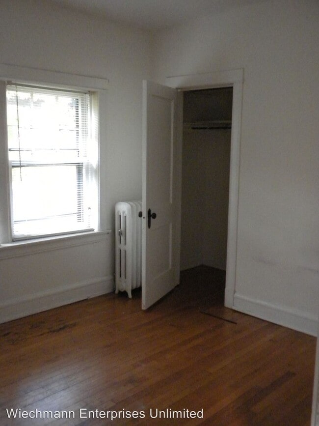 Building Photo - 2577 N Stowell Ave