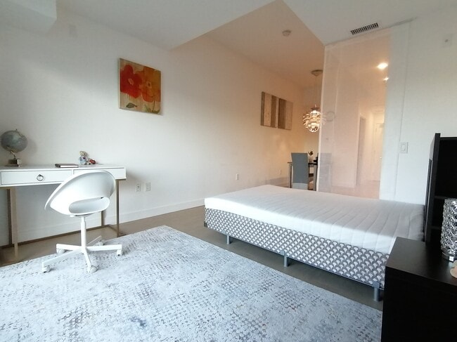 Building Photo - 8888 Osler St