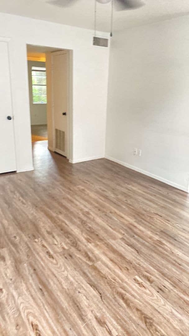 Foto del interior - Phoenix Village
