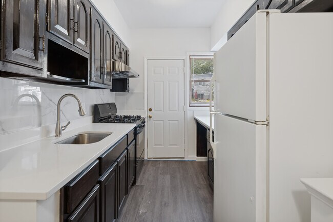 Building Photo - 2172 Gerritsen Ave