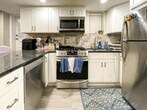 Primary Photo - 2730 N Wilton Ave