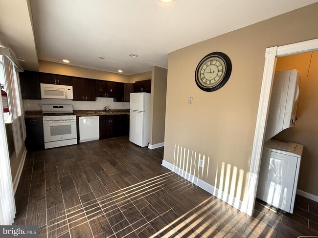 Foto del edificio - 131 Chelsea Cir