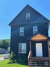 Building Photo - 716 Helen St