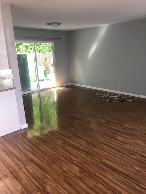 Living Room - 1415 S Point View St