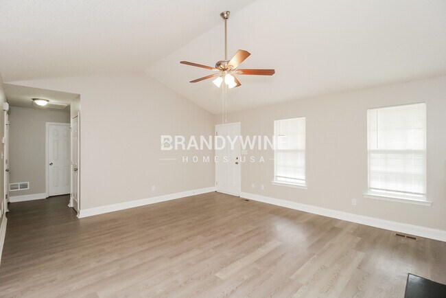 Foto del edificio - 63 Blue Springs Way