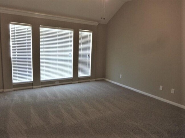 Building Photo - 1806 Arrowhead Ct