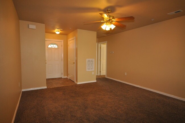 Building Photo - 10137 W Rifleman Dr
