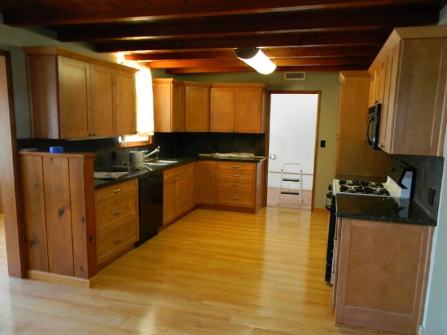 Photo - 1202 E Everett Pl House