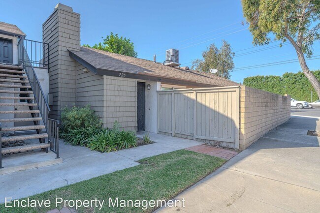 Building Photo - 3 br, 2 bath House - 525 W. Dunton Ave #1