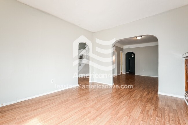 Building Photo - 1605 Mobile Ave