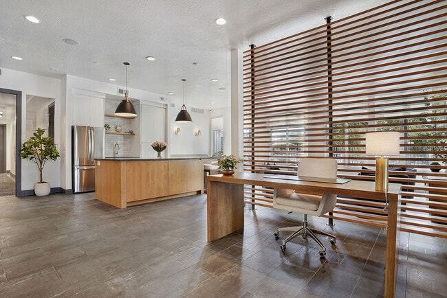 Leasing Office - Canyon View Crossing