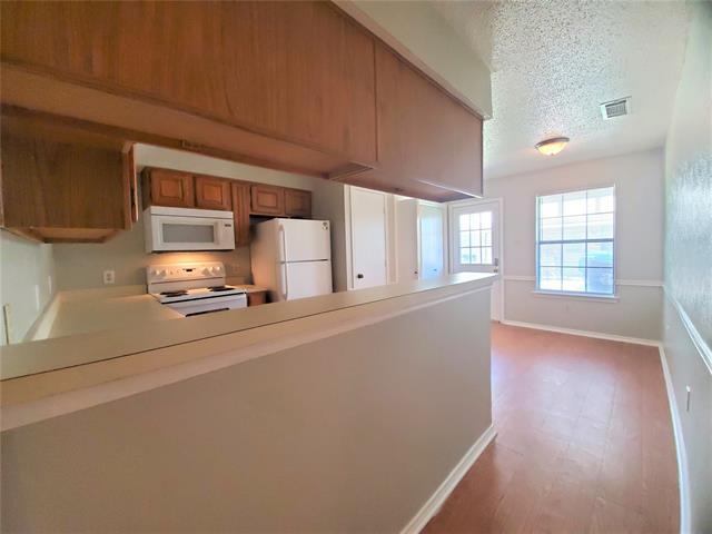 Building Photo - 3020 N Bell Ave