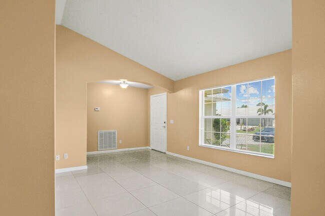 Foto del edificio - 280 SW Grove Ave