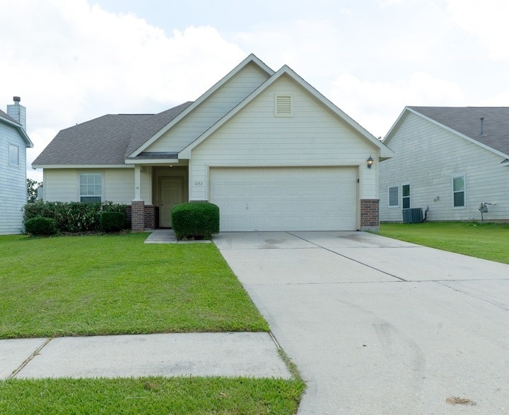 Primary Photo - 1052 Windy Grove Ln