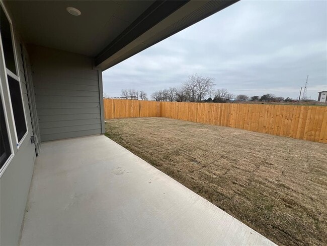 Building Photo - 221 Wirecrested Dr
