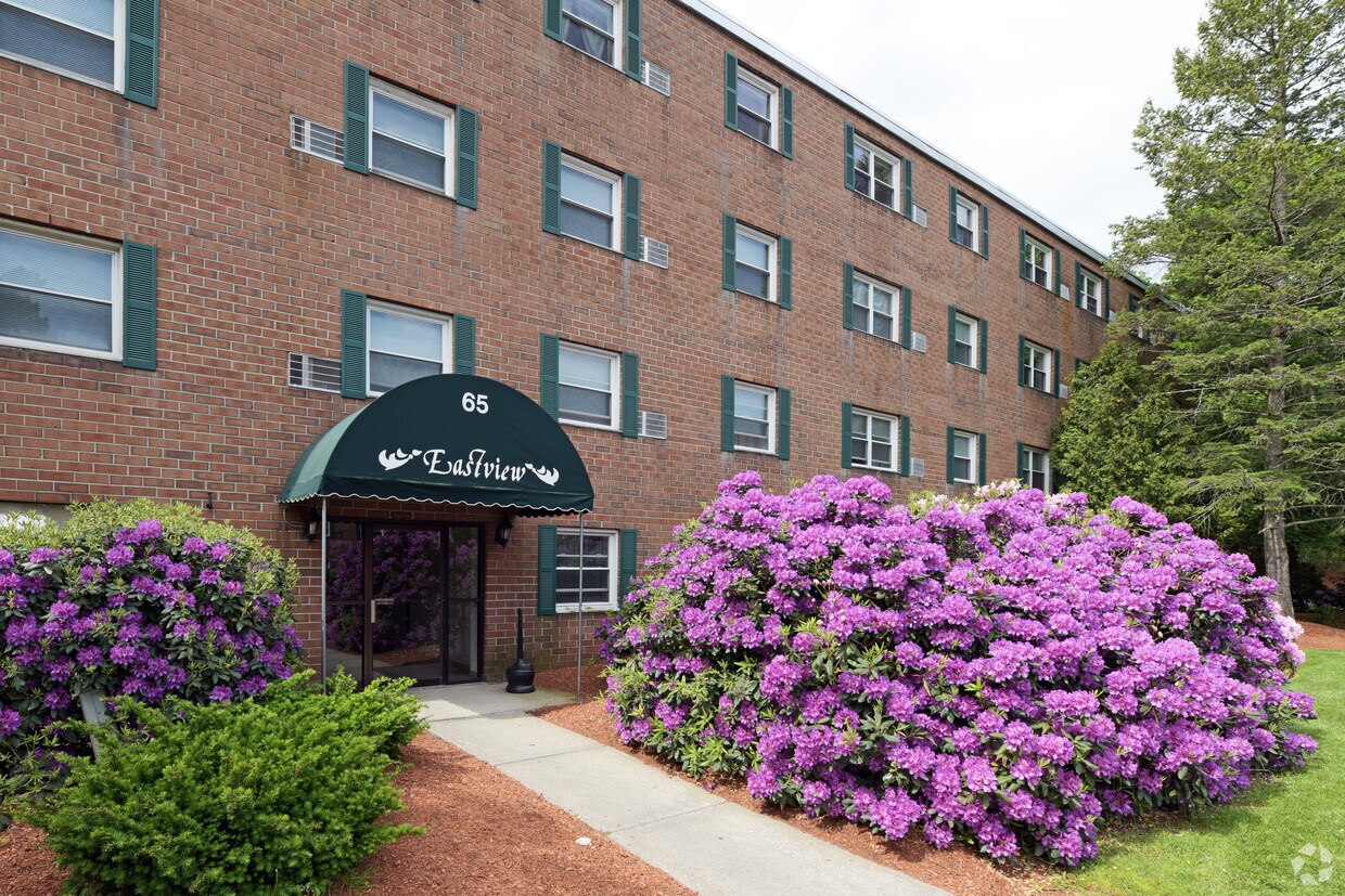 Eastview Apartments Rentals in Worcester at 61 Frank St Worcester, MA