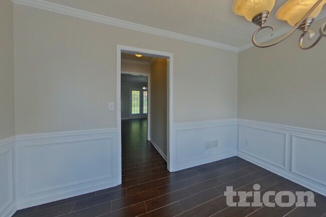 Building Photo - 315 Avonlea Dr