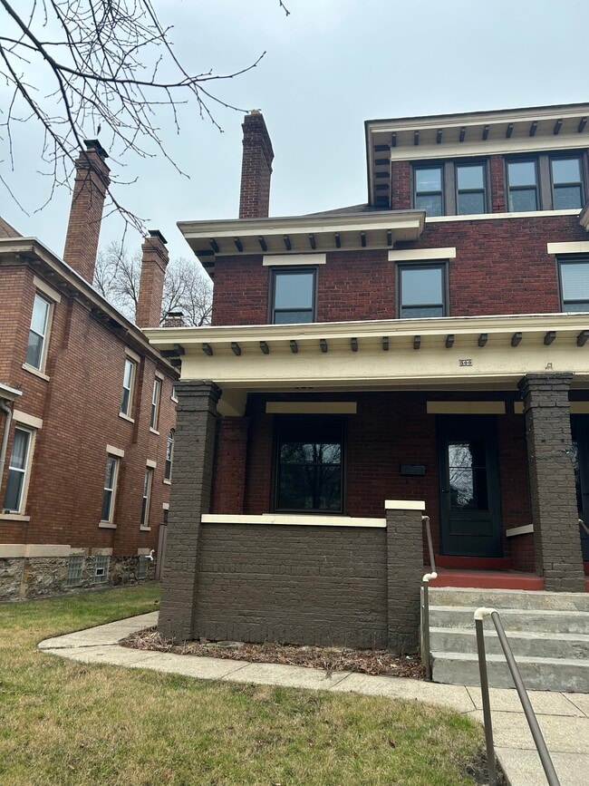 Building Photo - 500 Wilson Ave