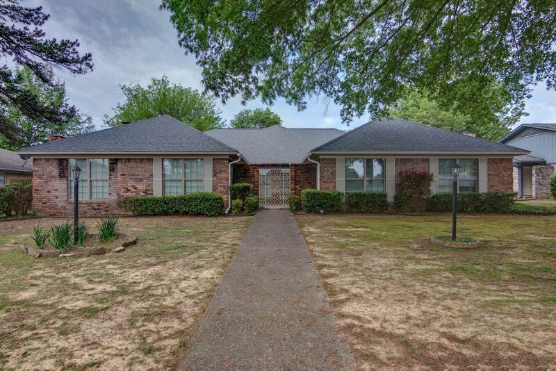 21 Fernwood Dr Unit 21N, Texarkana, TX 75503 Condo for Rent in