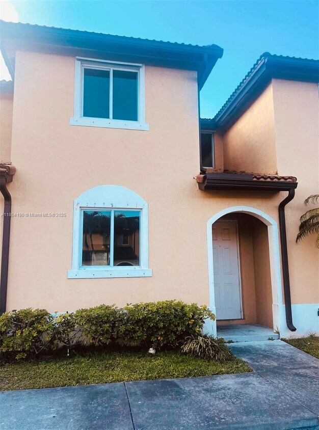 Primary Photo - 12080 SW 268th St