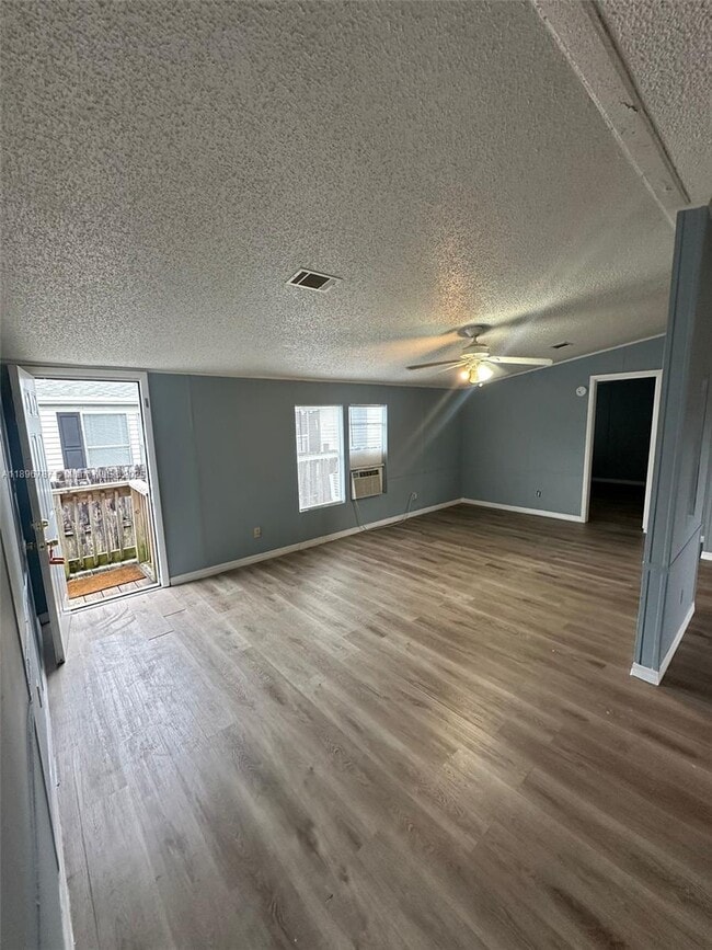 Foto del edificio - 11863 Atlantic Cir