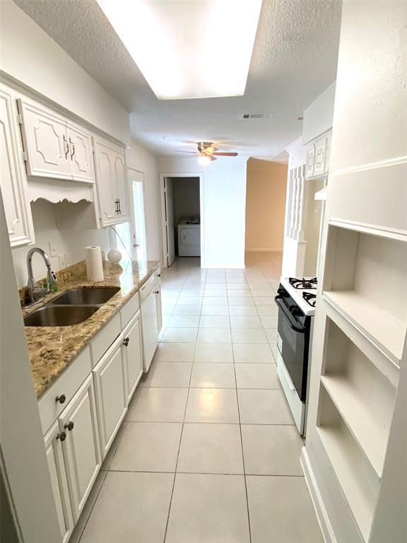 Foto del edificio - 8419 Gold Creek Dr